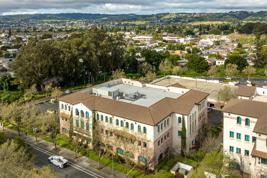 1000 San Leandro Blvd, San Leandro, CA en alquiler - Foto del edificio - Imagen 3 de 7