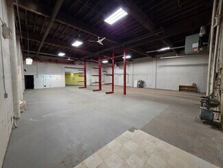 Más detalles de 10576-10593 106th St NW, Edmonton, AB - Flex en alquiler