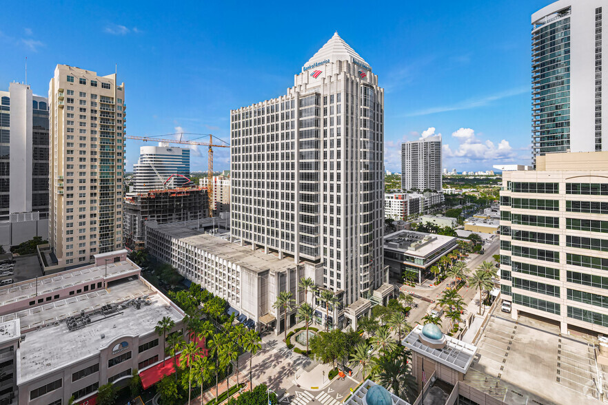 401 E Las Olas Blvd, Fort Lauderdale, FL en alquiler - Foto del edificio - Imagen 1 de 22