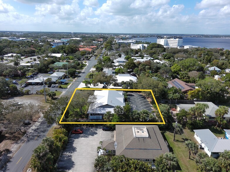 835 SE Osceola St, Stuart, FL en venta - Vista aérea - Imagen 1 de 15