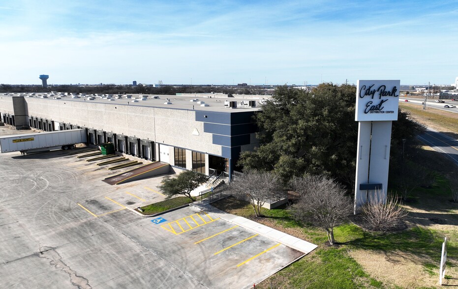 8559 NE Loop 410, San Antonio, TX en alquiler - Foto del edificio - Imagen 3 de 7