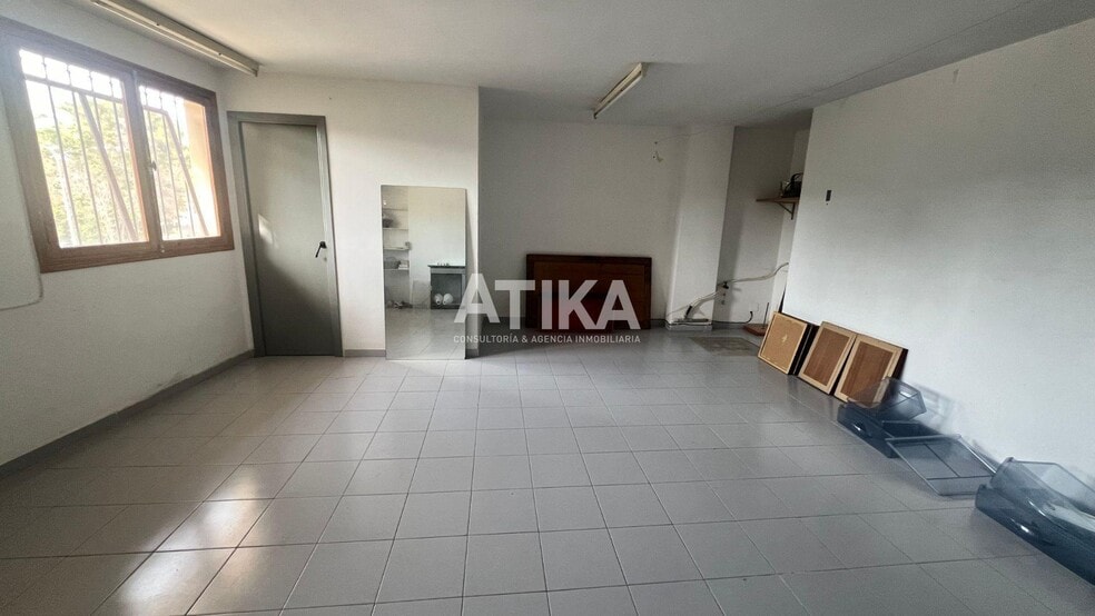 Local en València en venta - Foto del edificio - Imagen 3 de 10