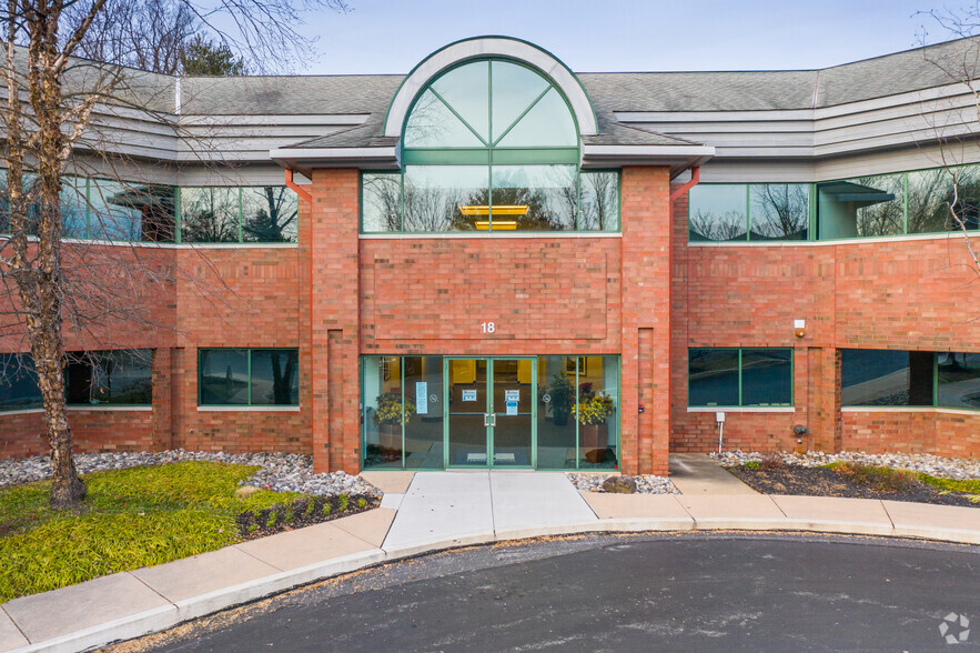 18 Campus Blvd, Newtown Square, PA en alquiler - Foto del edificio - Imagen 2 de 14