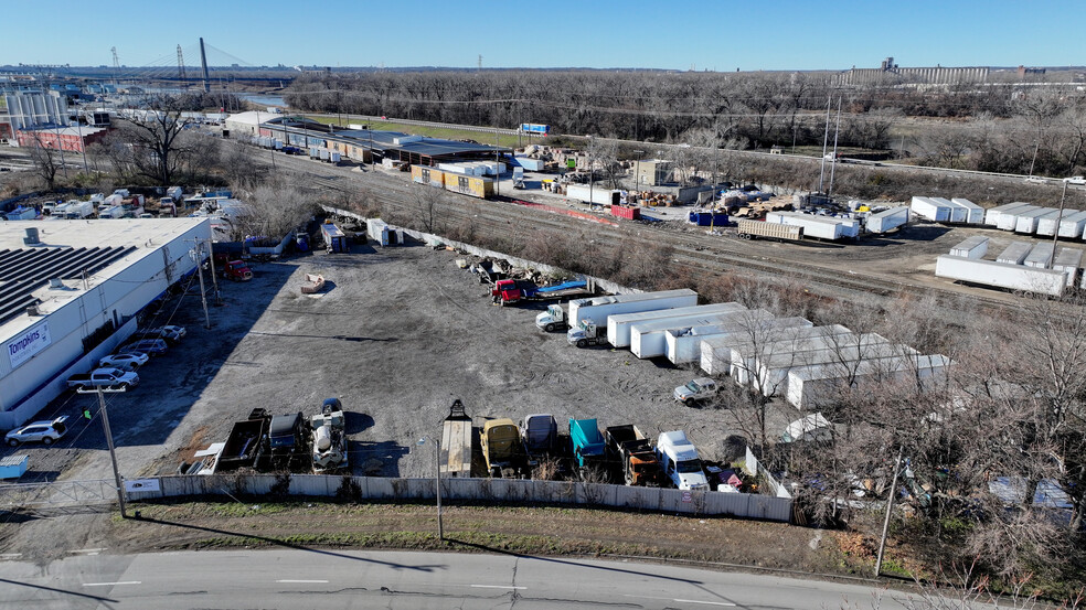 1000 N Chestnut Ave, Kansas City, MO en alquiler - Vista aérea - Imagen 2 de 5