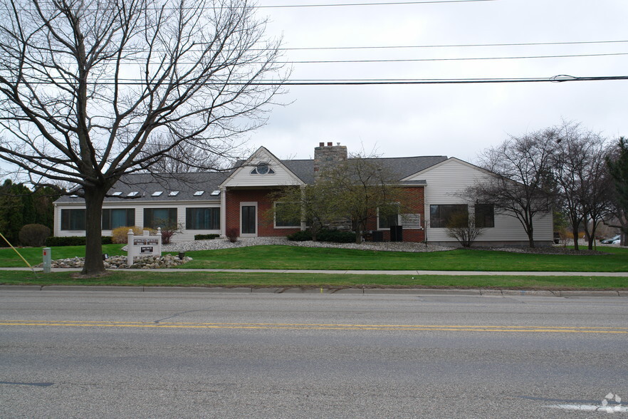 2121 Abbott Rd, East Lansing, MI en alquiler - Foto principal - Imagen 1 de 14