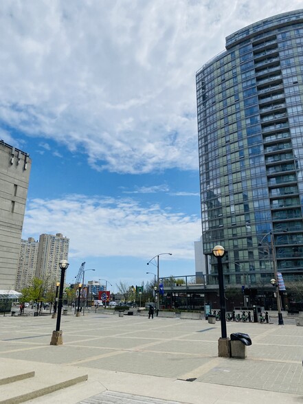 65 Navy Wharf, Toronto, ON en alquiler - Foto del edificio - Imagen 3 de 3