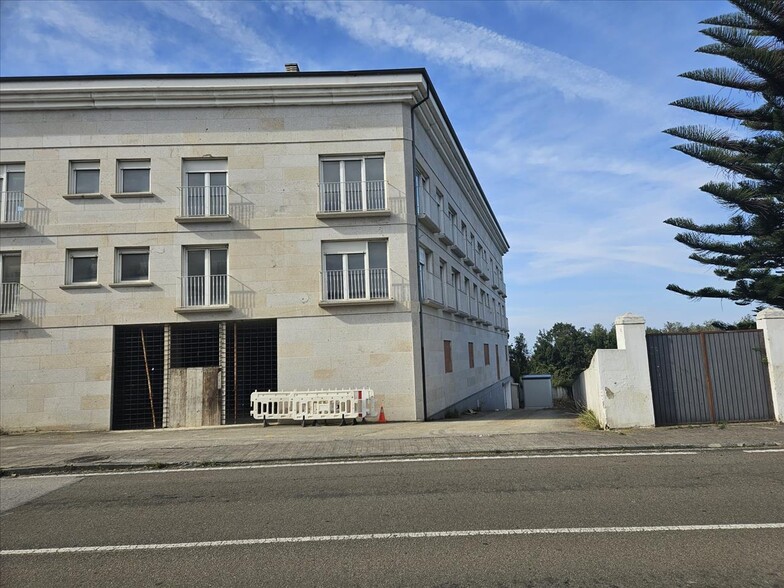 Local en Barreiros en venta - Foto del edificio - Imagen 2 de 20