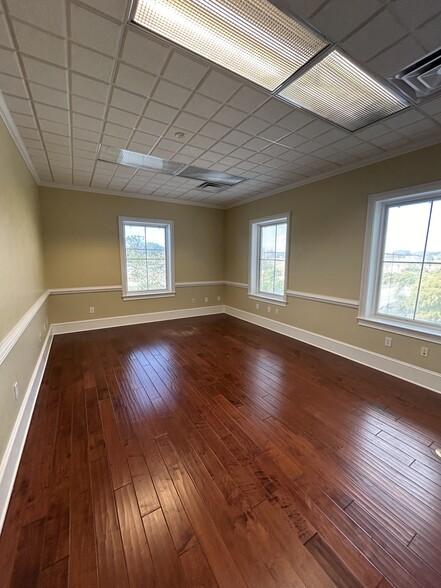 1417 Stuart Engals Blvd, Mount Pleasant, SC en alquiler - Foto del interior - Imagen 3 de 13