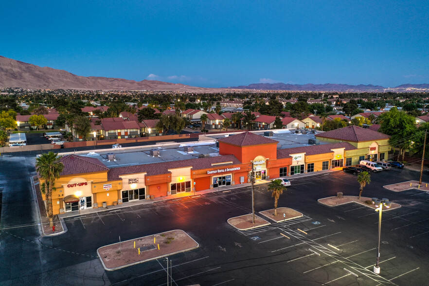 320 N Nellis Blvd, Las Vegas, NV en alquiler - Foto del edificio - Imagen 1 de 7