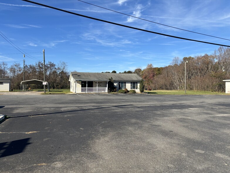 2527 Main St, Hurt, VA en venta - Foto principal - Imagen 3 de 26