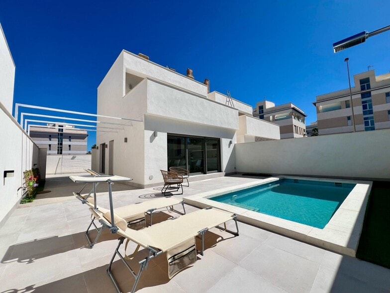 Terreno en Orihuela, Alicante en venta - Foto del edificio - Imagen 2 de 15