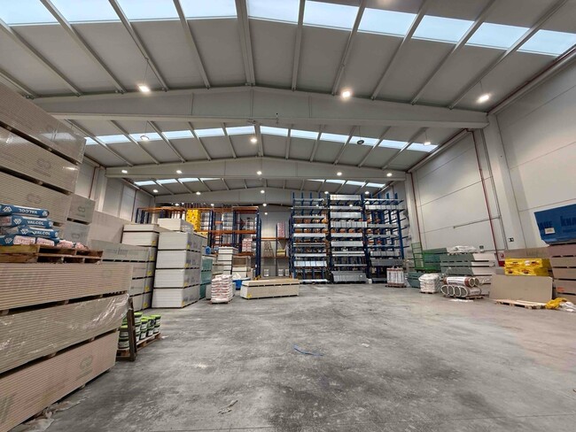 Más detalles de Nave en alquiler