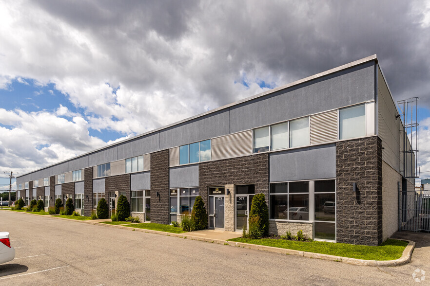 557-577 Boul du Curé-Boivin, Boisbriand, QC en venta - Foto del edificio - Imagen 2 de 5