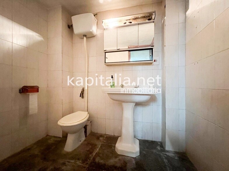 Local en Ontinyent, Valencia en venta - Foto del edificio - Imagen 3 de 8