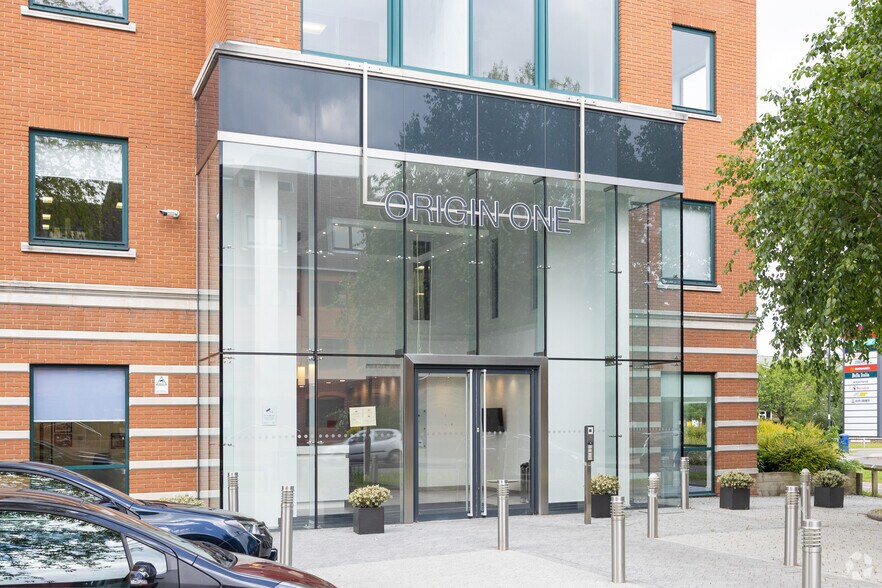 108 High St, Crawley en alquiler - Foto del edificio - Imagen 3 de 3