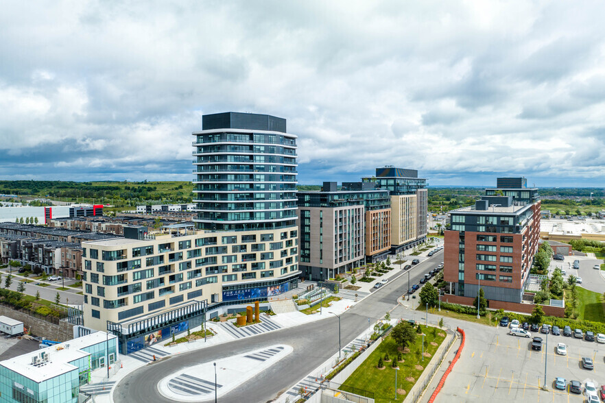 120 Eagle Rock Way, Vaughan, ON en alquiler - Foto del edificio - Imagen 3 de 4