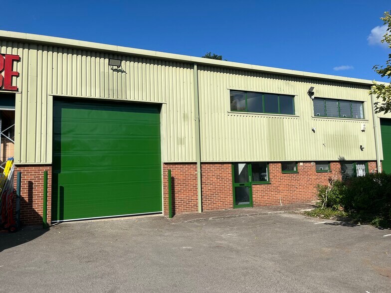 Primrose Hl, Kings Langley en alquiler - Foto del edificio - Imagen 2 de 5