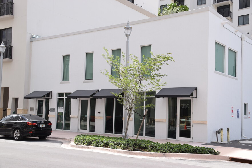 4070-4090 Laguna St, Coral Gables, FL en venta - Foto principal - Imagen 1 de 60