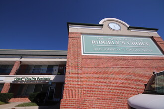 8601-8615 Ridgely's Choice Dr, Baltimore, MD en alquiler Foto del edificio- Imagen 1 de 23