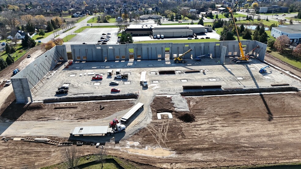 Davian Drive, Menomonee Falls, WI en alquiler - Foto de la construcción - Imagen 2 de 8