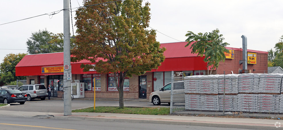 250 Welland Ave, St Catharines, ON en venta - Foto del edificio - Imagen 2 de 4