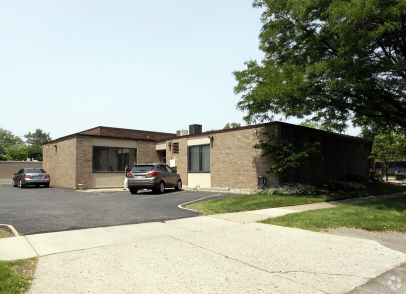 26311 Woodward Ave, Huntington Woods, MI en venta - Foto del edificio - Imagen 2 de 5