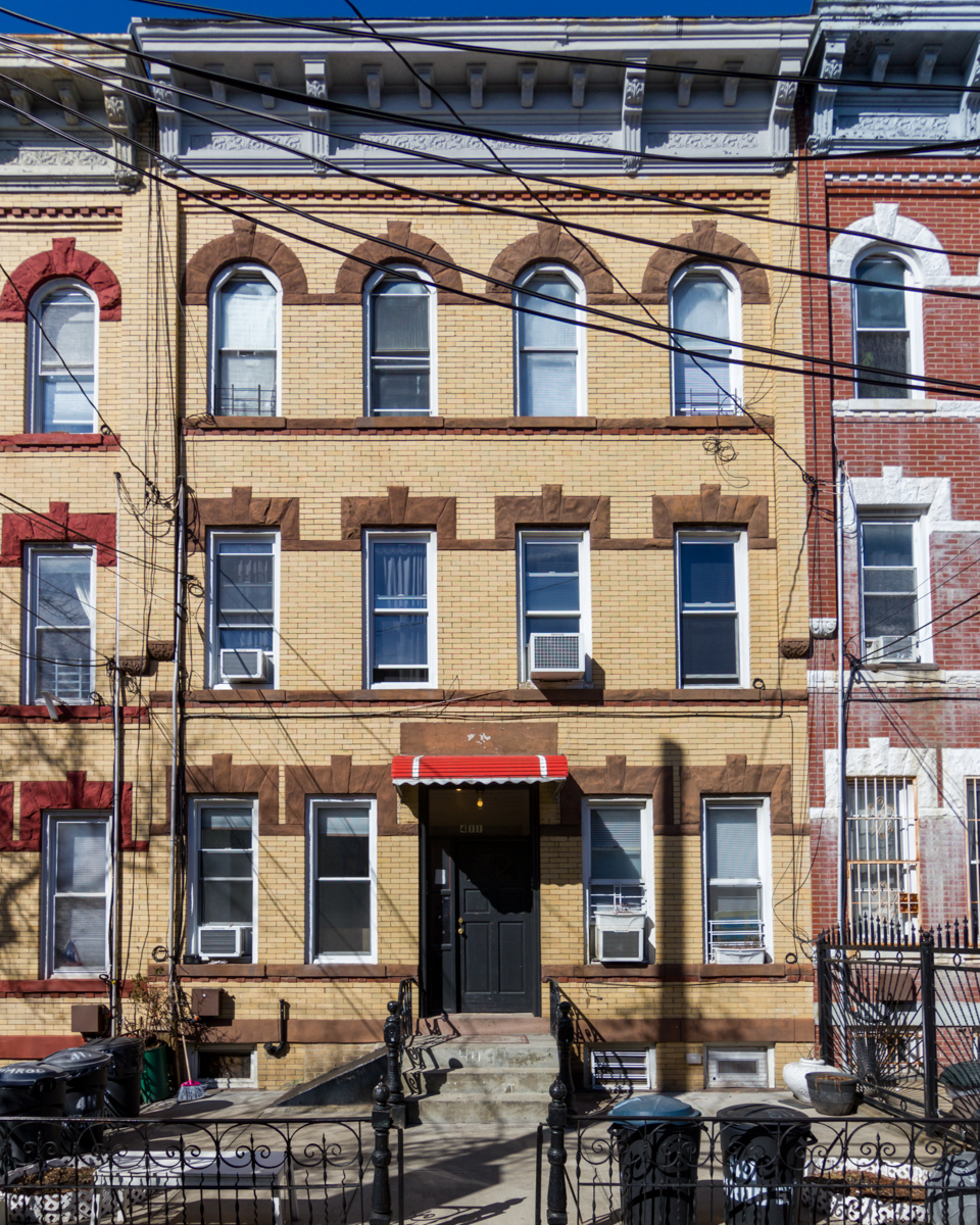 411 Himrod St, Brooklyn, NY en venta Foto principal- Imagen 1 de 15