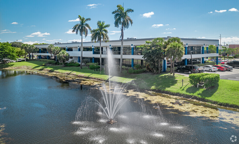 1300 NW 17th Ave, Delray Beach, FL en alquiler - Foto del edificio - Imagen 2 de 10