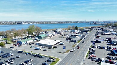 950 W Columbia Dr, Kennewick, WA en alquiler Foto del edificio- Imagen 2 de 12