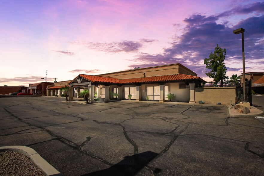 260 N Gilbert Rd, Mesa, AZ en alquiler - Foto del edificio - Imagen 1 de 8