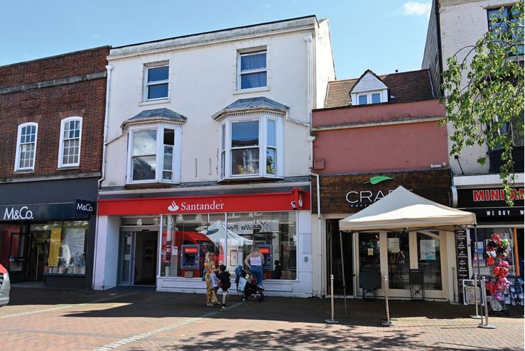128, 128A-129 High St, Gosport en alquiler Foto principal- Imagen 1 de 3