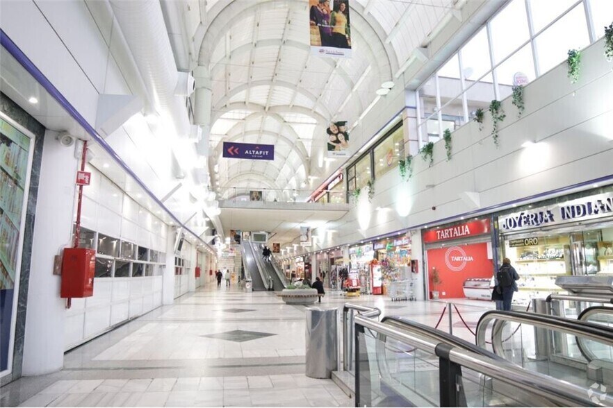 Avenida Provincias, 18, Fuenlabrada, Madrid en venta - Foto del edificio - Imagen 3 de 15