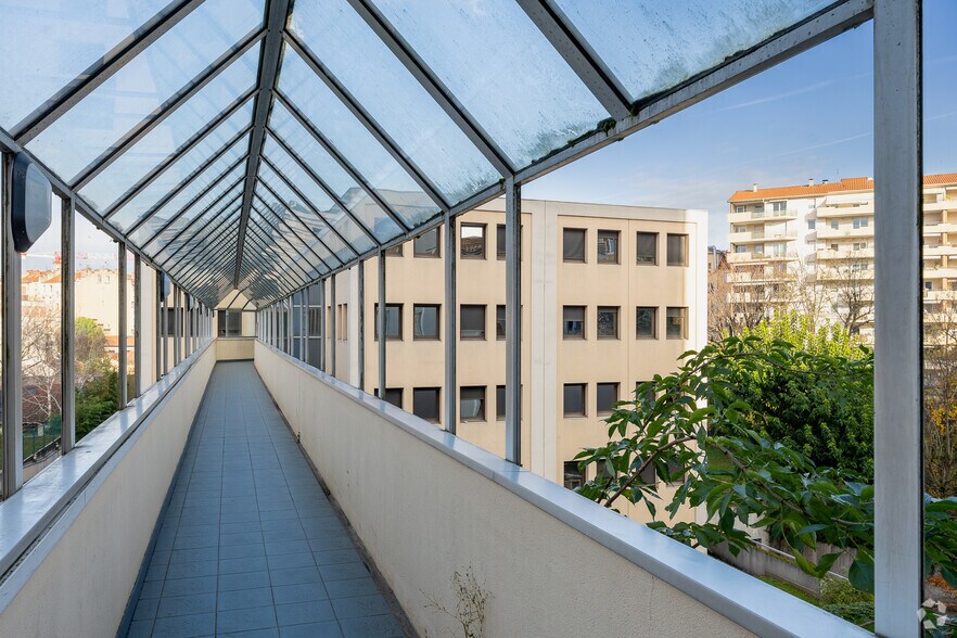 31 Place Jules Grandclément, Villeurbanne en venta - Foto del edificio - Imagen 2 de 3