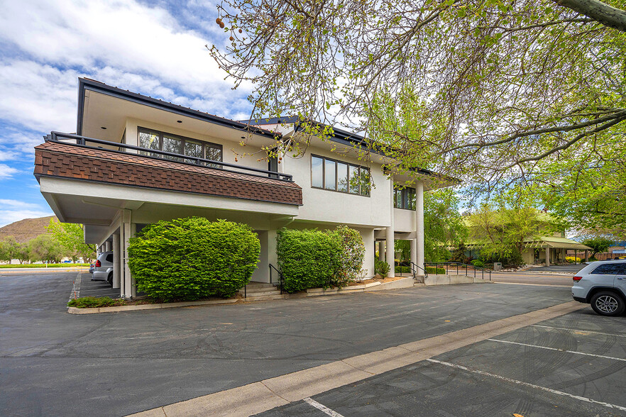 1695 Meadow Wood Ln, Reno, NV en alquiler - Foto del edificio - Imagen 2 de 10