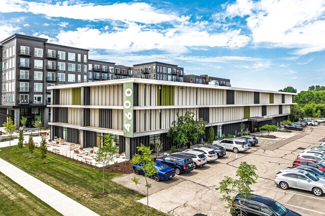 Más detalles de 4600 W 77th St, Edina, MN - Oficina, oficina/clínica en alquiler