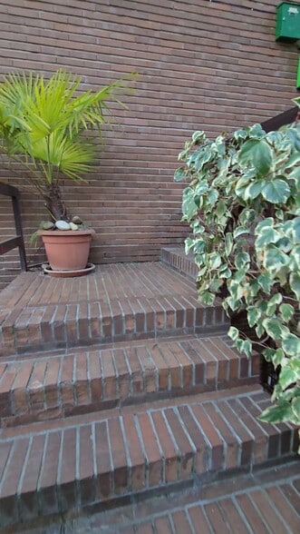 Local en Madrid, Madrid en venta - Vídeo de anuncio comercial - Imagen 2 de 4
