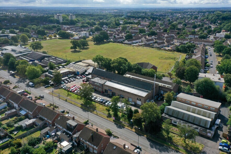 405 Broad Ln, Coventry en venta - Foto del edificio - Imagen 2 de 6