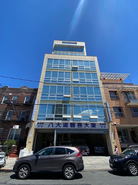 849 57th St, Brooklyn, NY en alquiler - Foto del edificio - Imagen 2 de 2