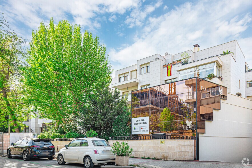 Edificio residencial en Madrid, Madrid en venta - Foto del edificio - Imagen 2 de 3
