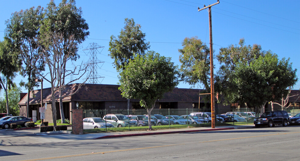 1170 Durfee Ave, South El Monte, CA en alquiler - Foto del edificio - Imagen 1 de 4