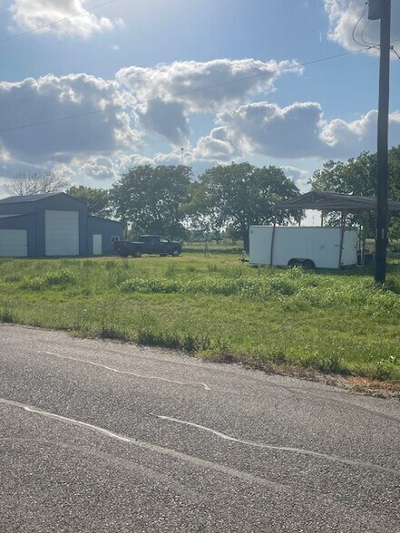 5065 Big Bend Ln, Boling, TX en venta - Foto del edificio - Imagen 3 de 9