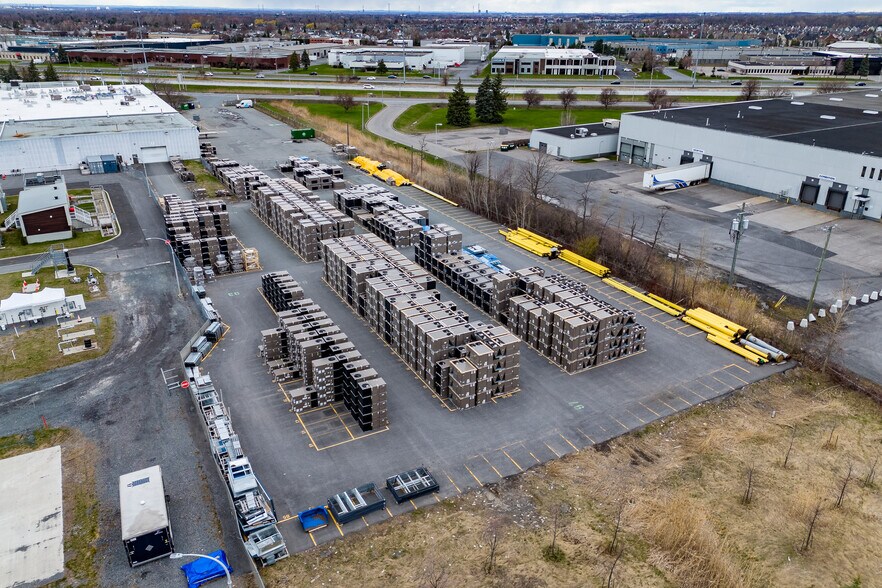 1350 Rue Nobel, Boucherville, QC en alquiler - Foto del edificio - Imagen 2 de 13