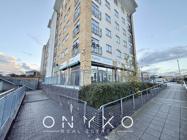 9 Higham Mews, Northolt en alquiler - Foto del edificio - Imagen 2 de 4