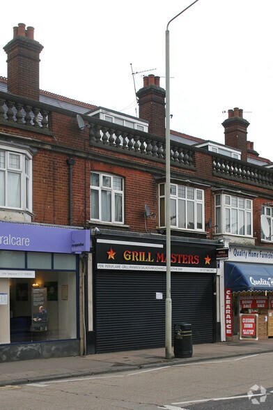 111 Hatfield Rd, St Albans en alquiler - Foto del edificio - Imagen 2 de 4