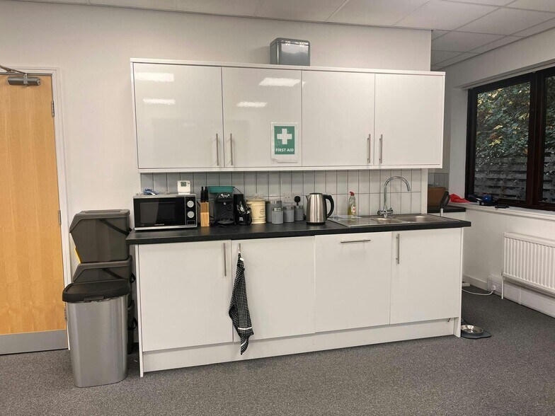 Asheridge Rd, Chesham en alquiler - Foto del edificio - Imagen 2 de 23