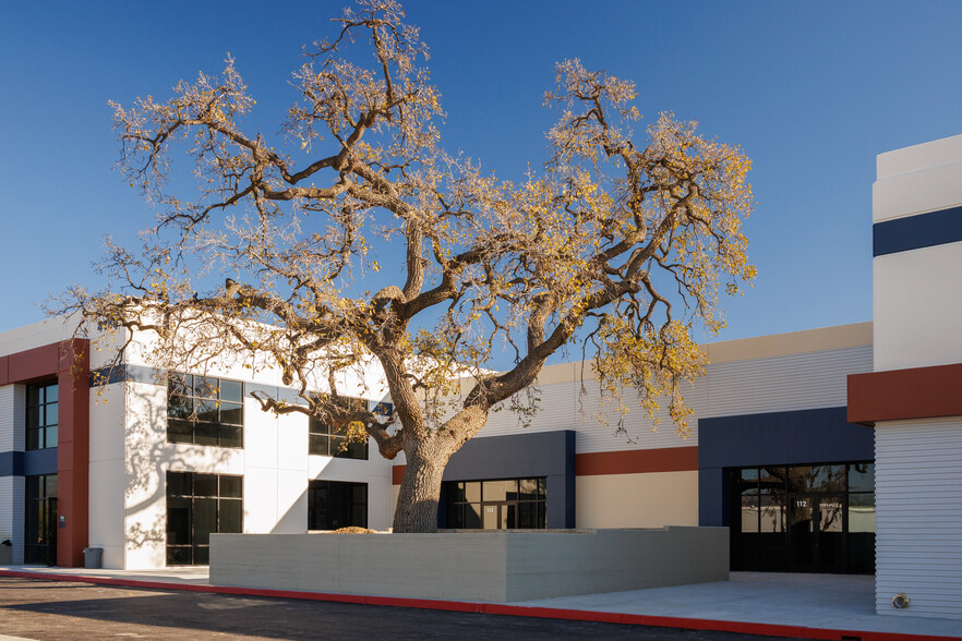 4180 Guardian St, Simi Valley, CA en alquiler - Foto del edificio - Imagen 3 de 19