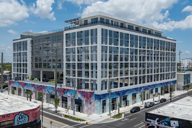 Más detalles de 2200 NW 1st Ave, Miami, FL - Local en alquiler