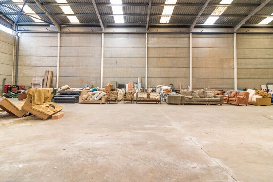 Nave en València en venta - Foto del edificio - Imagen 2 de 7