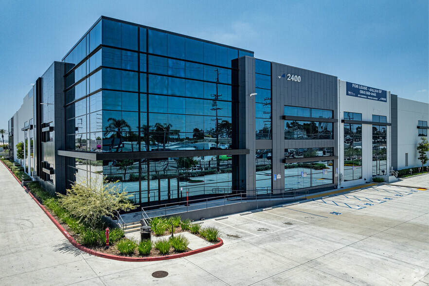 2400 E Artesia Blvd, Long Beach, CA en alquiler - Foto del edificio - Imagen 3 de 15