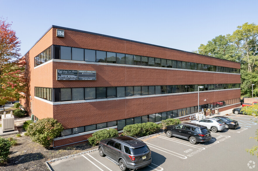 579A Cranbury Rd, East Brunswick, NJ en alquiler - Foto del edificio - Imagen 2 de 4